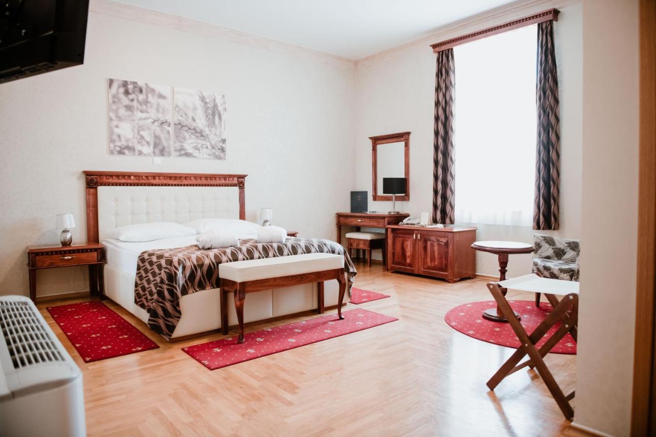 Hotel Kurija Jankovic Lukac Exterior foto
