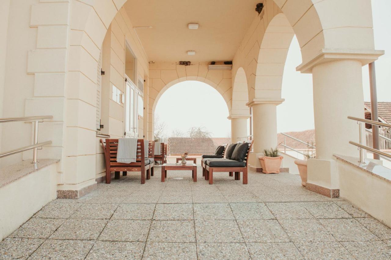 Hotel Kurija Jankovic Lukac Exterior foto